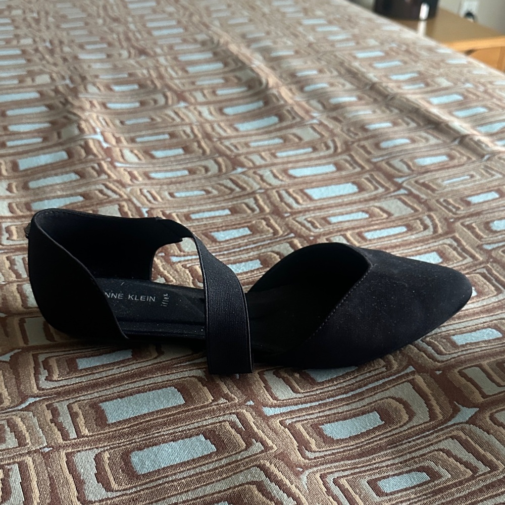 Anne Klein Elegant Black Women's Shoes - Picture 2 of 4